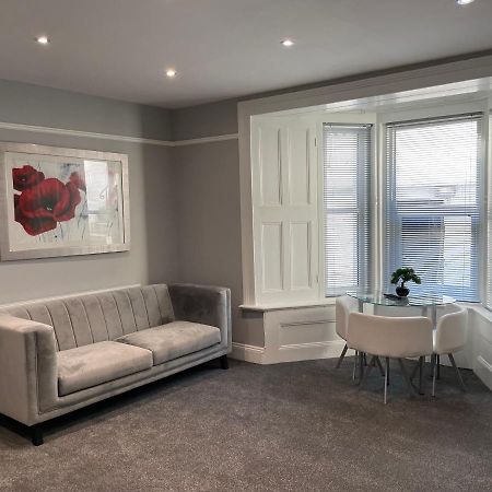 Large 1 Bedroom Flat With Private Parking Plymouth Bagian luar foto