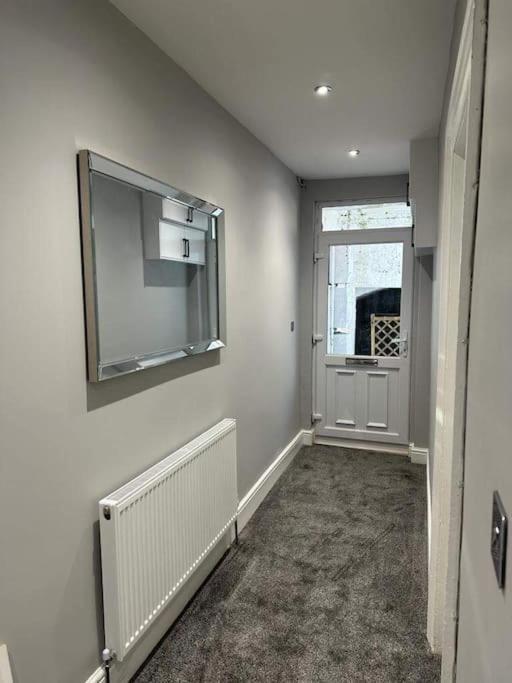 Large 1 Bedroom Flat With Private Parking Plymouth Bagian luar foto