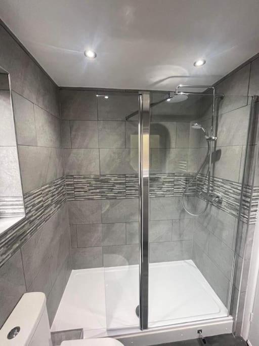 Large 1 Bedroom Flat With Private Parking Plymouth Bagian luar foto