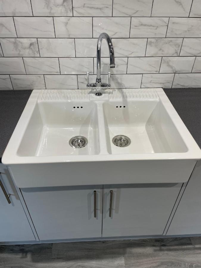 Large 1 Bedroom Flat With Private Parking Plymouth Bagian luar foto